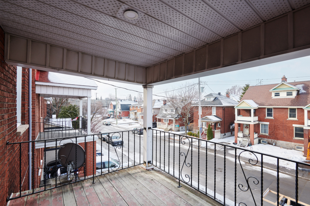 Listing photo thumbnail