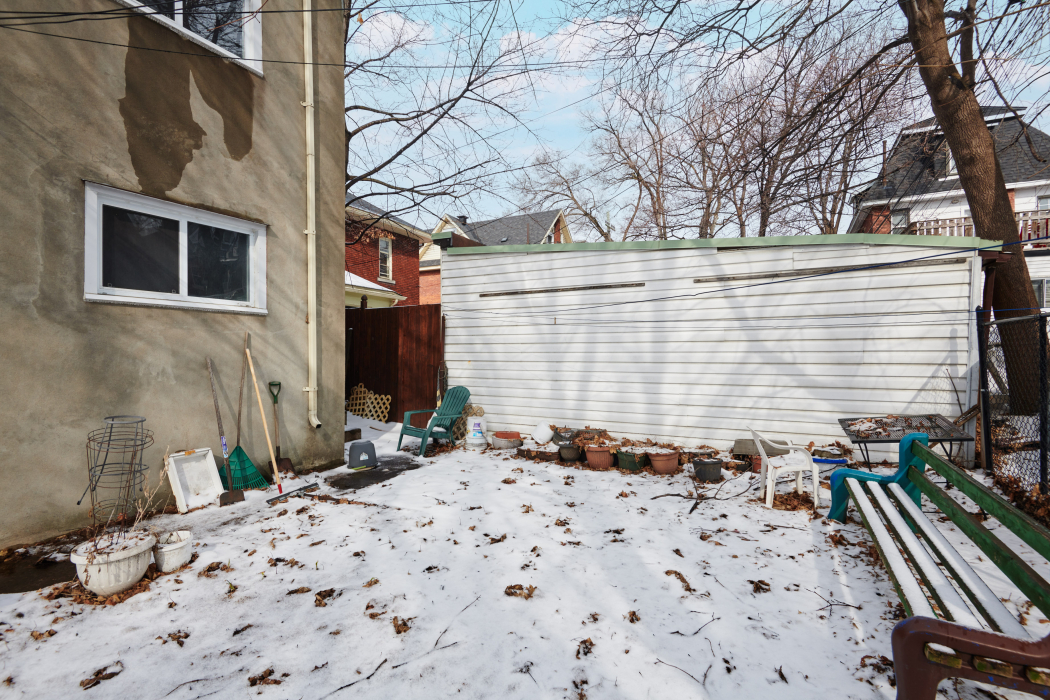 Listing photo thumbnail