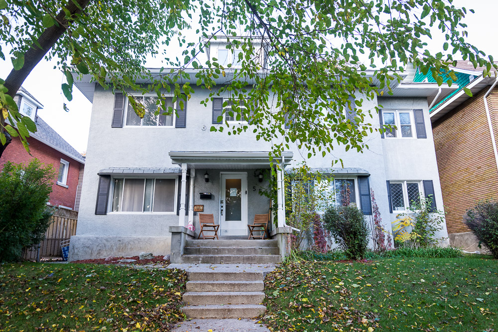 Listing photo thumbnail