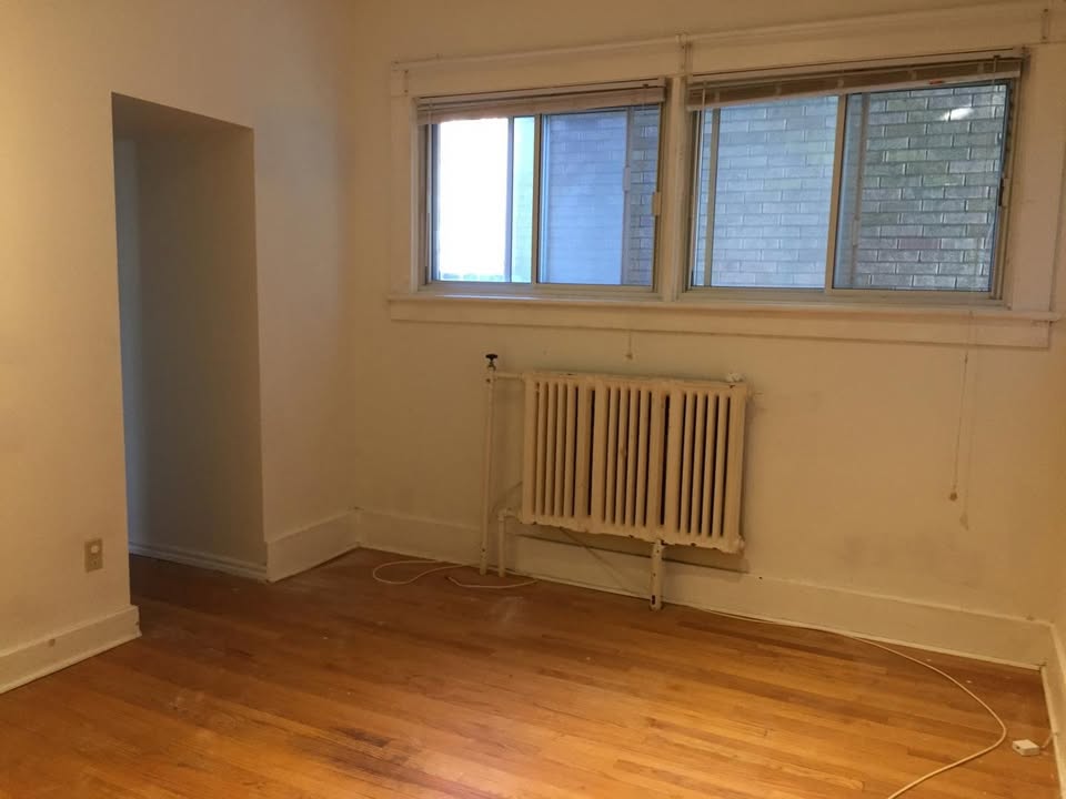 Charming 2-Bed + Den in The Glebe
