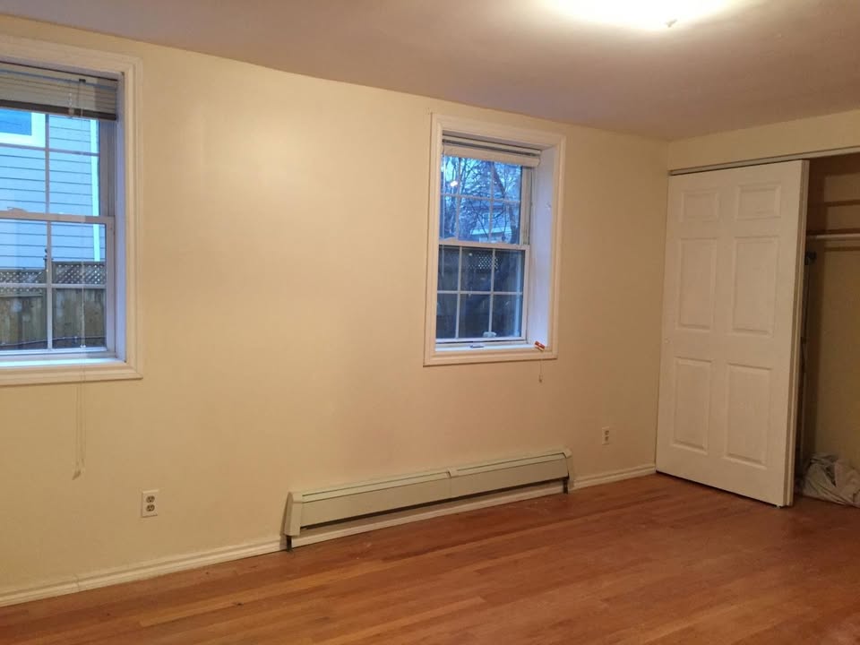 Charming 2-Bed + Den in The Glebe