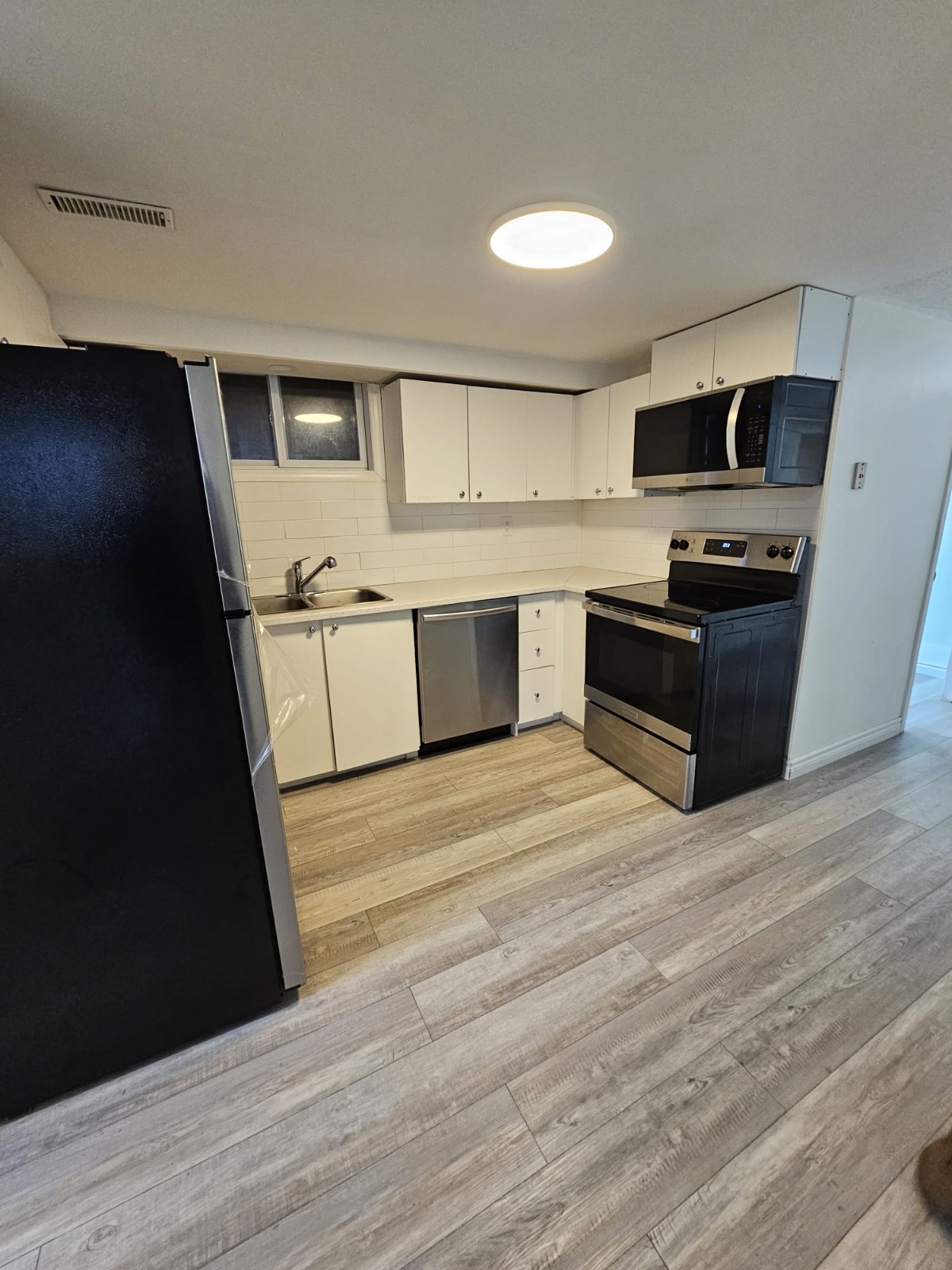 Listing photo thumbnail