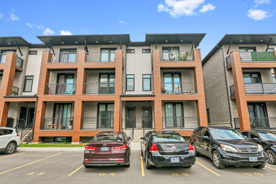 Inviting entrance to a 2-bedroom unfurnished townhouse for rent in Stittsville, Ottawa.
