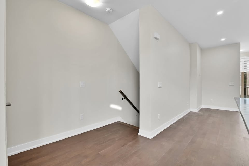 2-Bed Townhouse Basement Suite for Rent in Stittsville – First Month Free