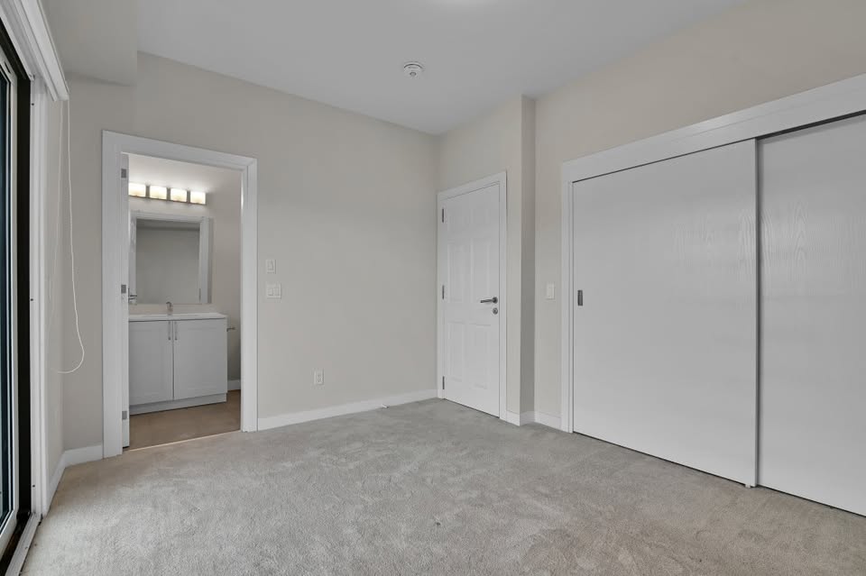2 Bedroom Upper Townhouse Suite