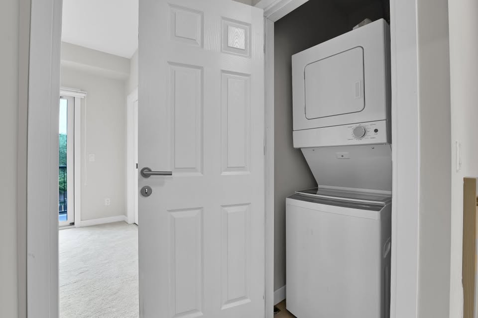 2 Bedroom Upper Townhouse Suite