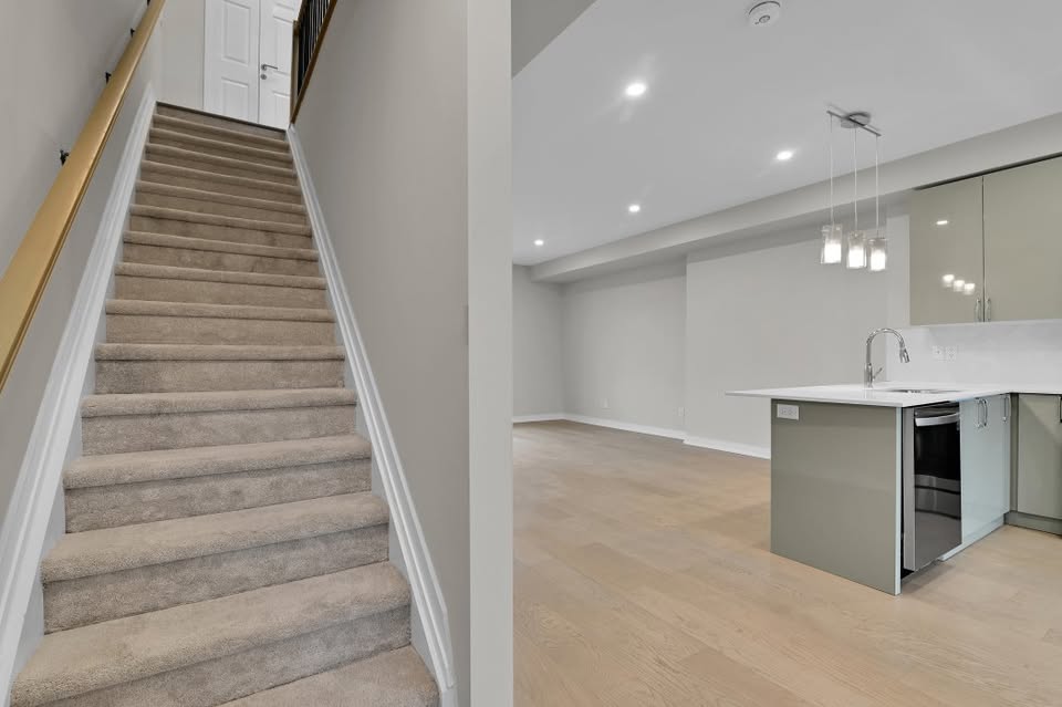 2 Bedroom Upper Townhouse Suite