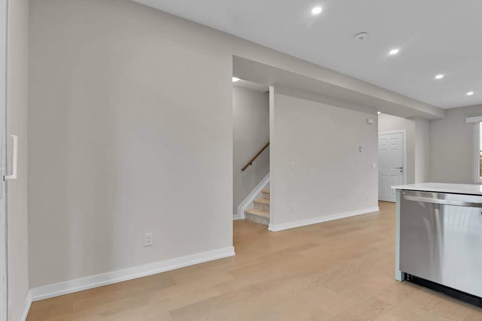 2 Bedroom Upper Townhouse Suite
