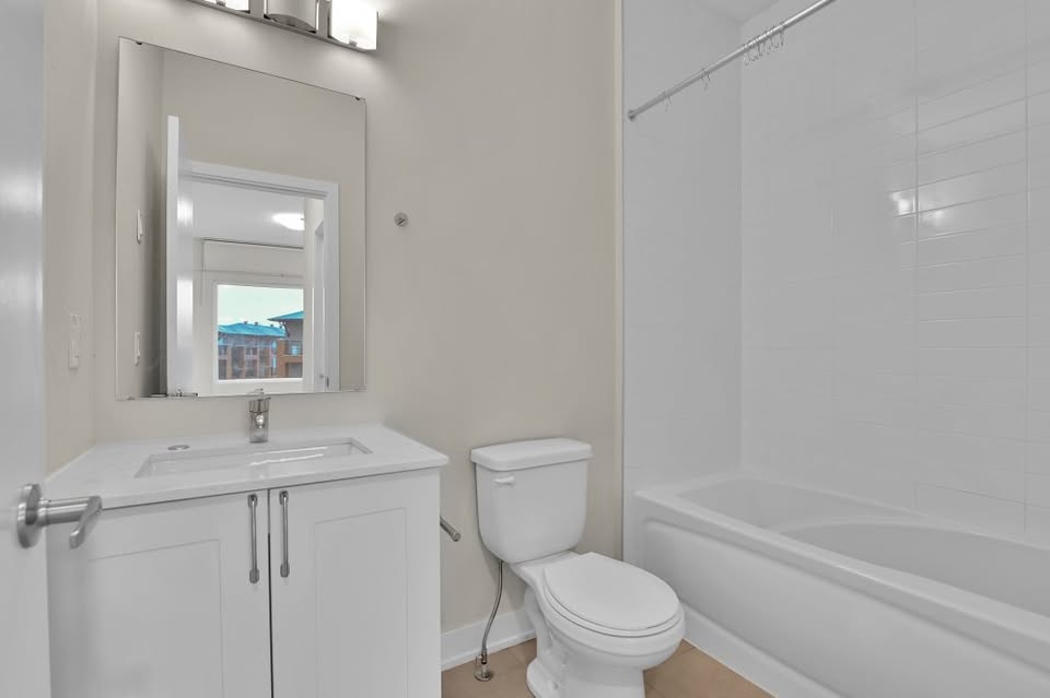 3 Beds 2.5 Baths Townhouse with Double Garage