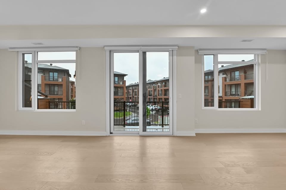 3 Beds 2.5 Baths Townhouse with Double Garage