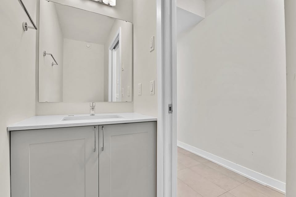 3 Beds 2.5 Baths Townhouse with Double Garage