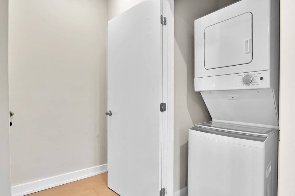 3 Beds 2.5 Baths Townhouse with Double Garage