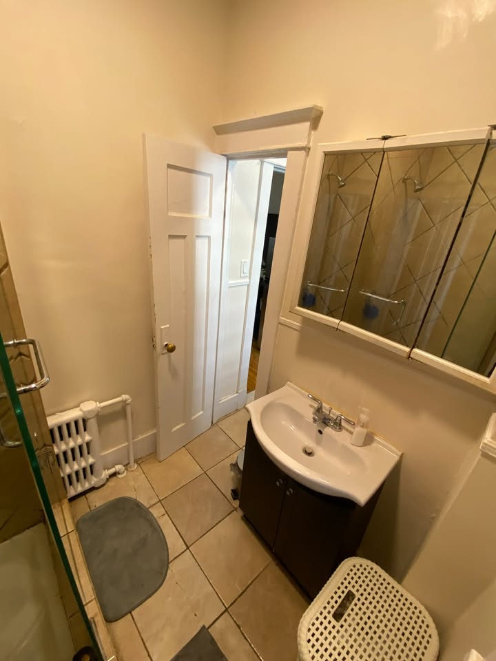Studio Apartment Centretown