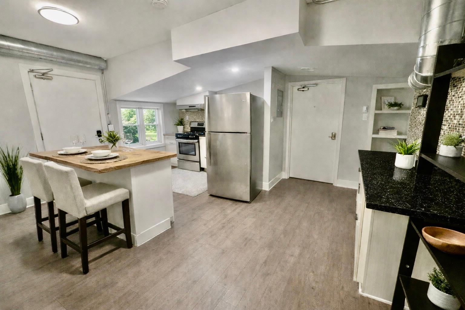 Stylish 1 Bedroom Suite in Prime Location Downtown