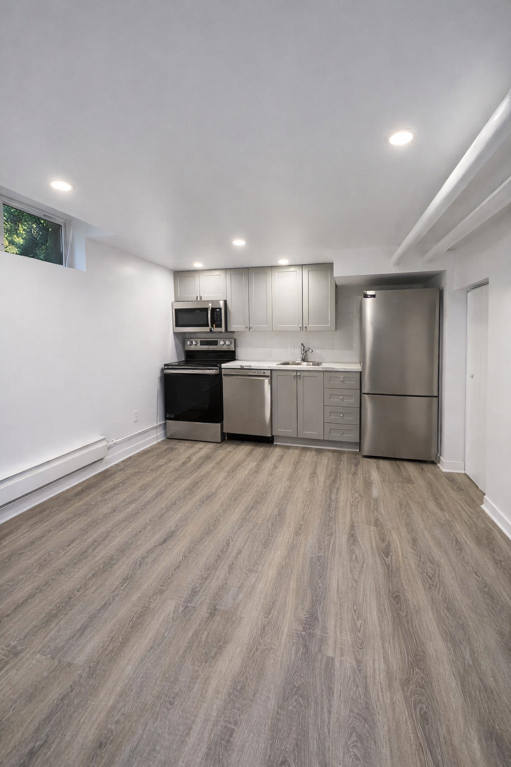 1 Bedroom Basement Apartment steps from Rideau Canal